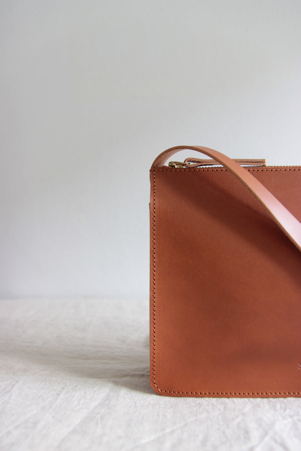 Classic crossbody bag brown