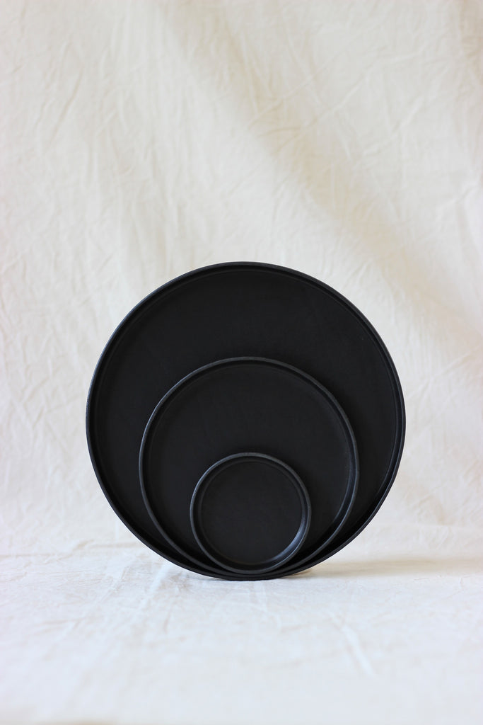Round leather tray black