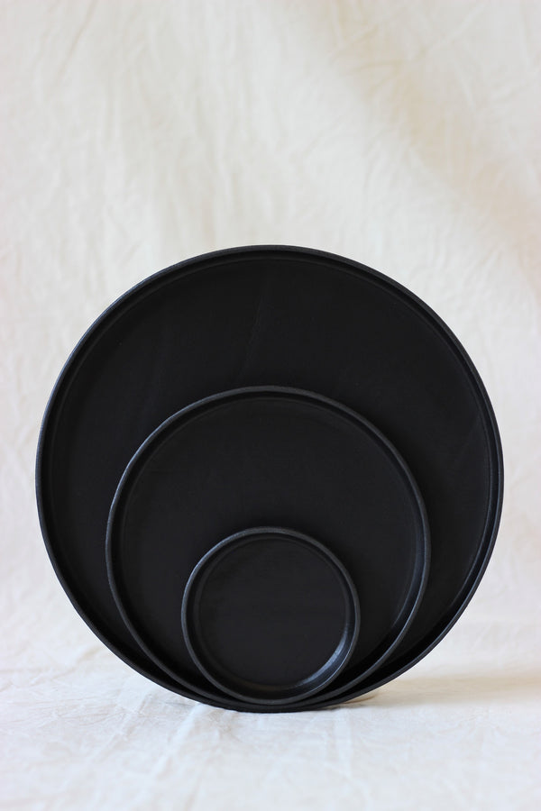 Round leather tray black